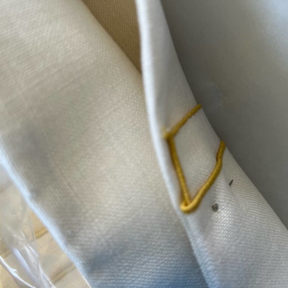 Vintage 100% linen embroidered tablecloth and napkins coordinated set - Picture 4 of 4